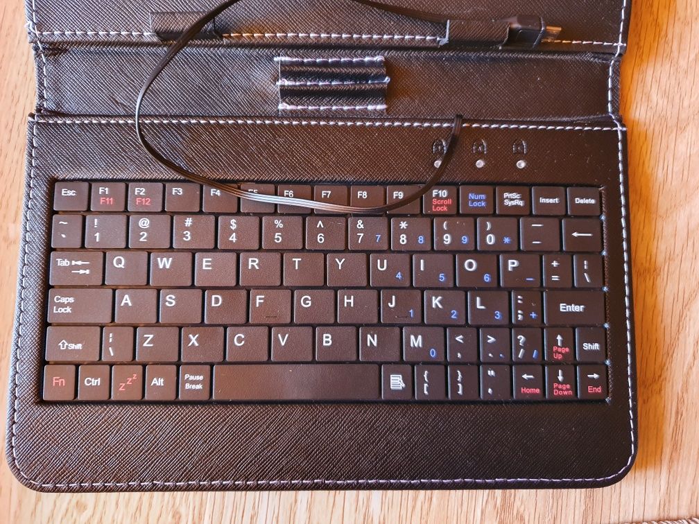 Tastatura tableta 8 inch cu fir microUSB