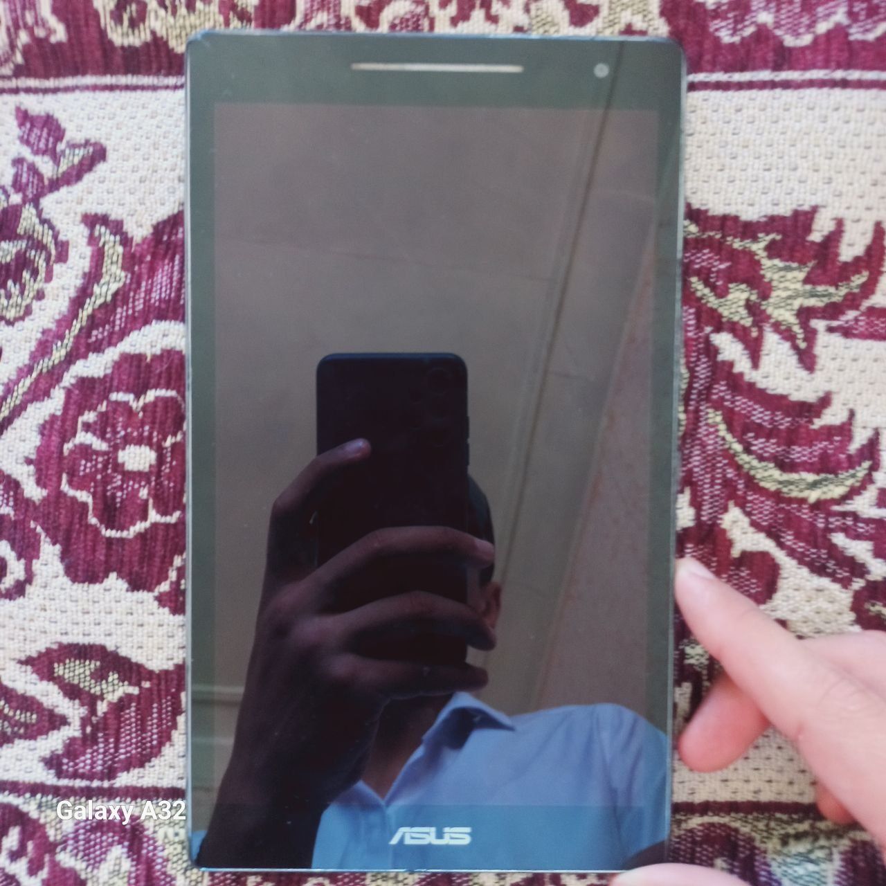 Samsung  asus
Pamyat.4+2/64
Pubg 60 fps 
60 gers Amoled ekran HD+
Kame