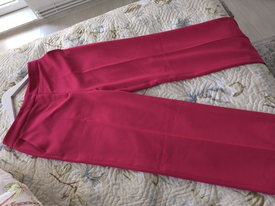 Pantaloni fucsia Zara mărimea M