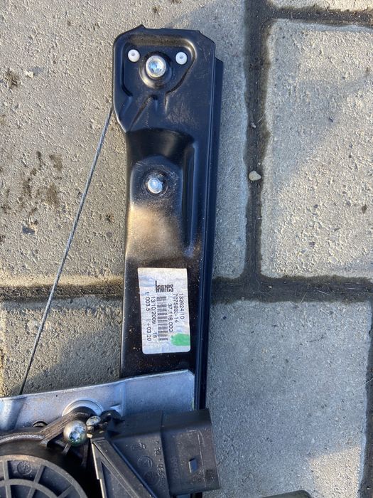 Macara cu motoras geam stanga spate Bmw E90 E91 Bmw 320d 318d 330d