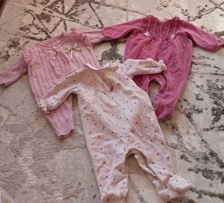 Бебешки дрехи и памтофки