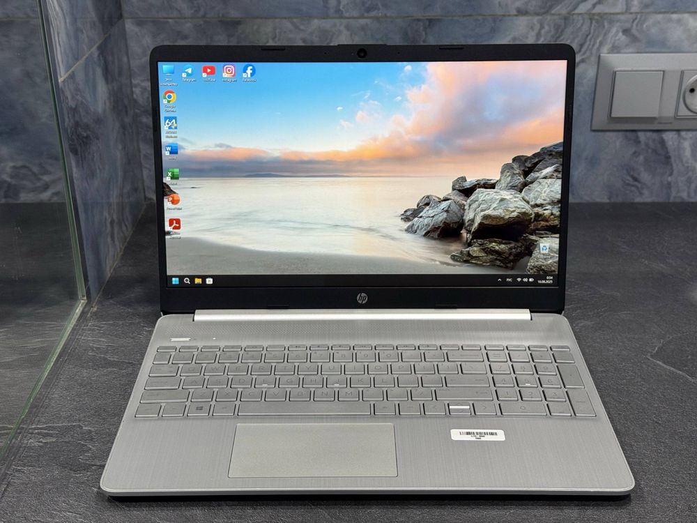 HP Laptop 15 i7-1165G7 / 16 / 256GB NVMe SSD/ Сенсорный экран