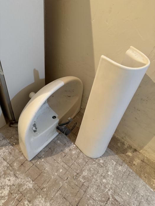 Раковина на ваны с краном