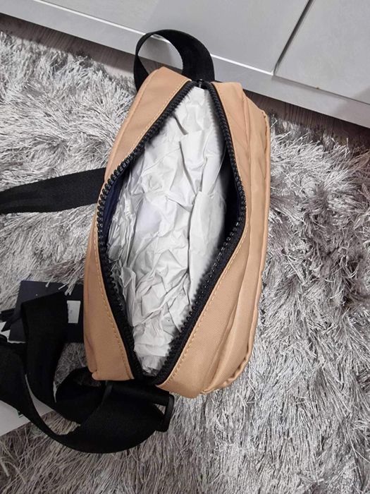 Borseta Tommy Hilfiger