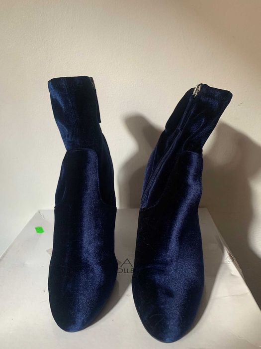 Vand ghete culoare albastra