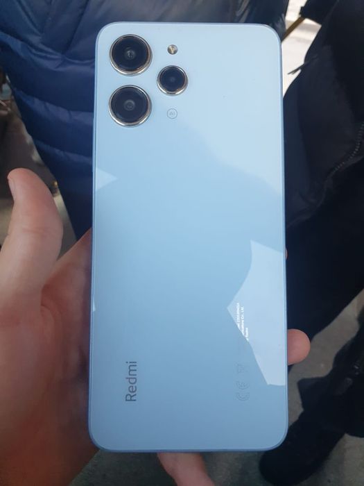 Редми 12 8/256 в среднем состоянии