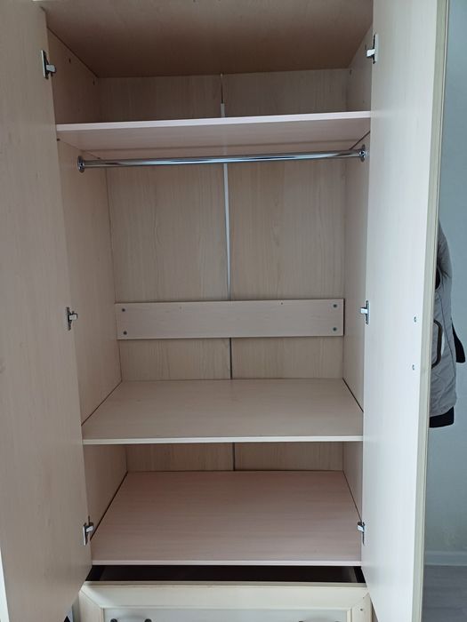 Шкаф продам в хорошем состоянии