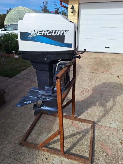 Vând motor mercury 60hp  2 timpi
