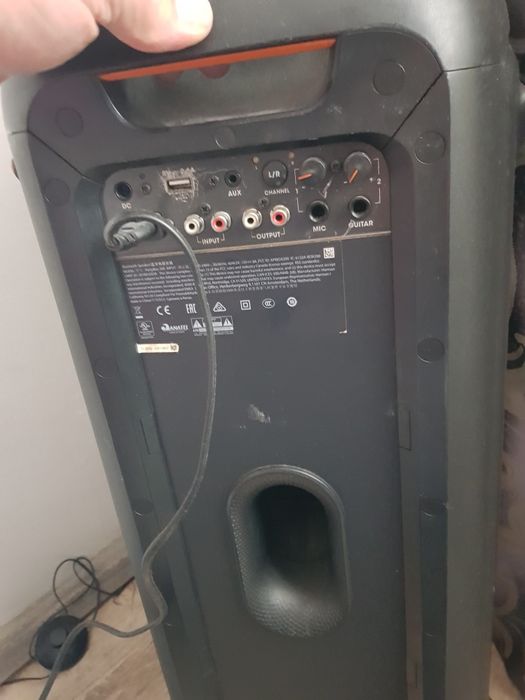 JBL PARTY BOX 200-240W-ieftin