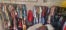 Vand stendere si 1000 kg haine second hand sau schimb cu diverse