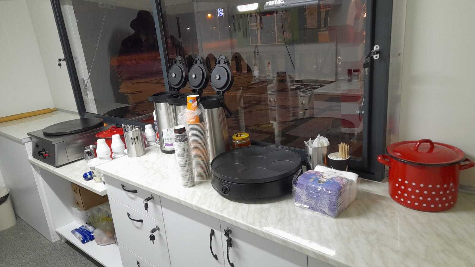 Rulota comerciala clătite limonadă înghețată cafea plăcintă