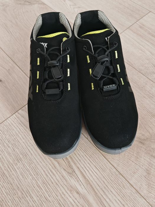 Pantofi de protective uvex s2  marimea 39