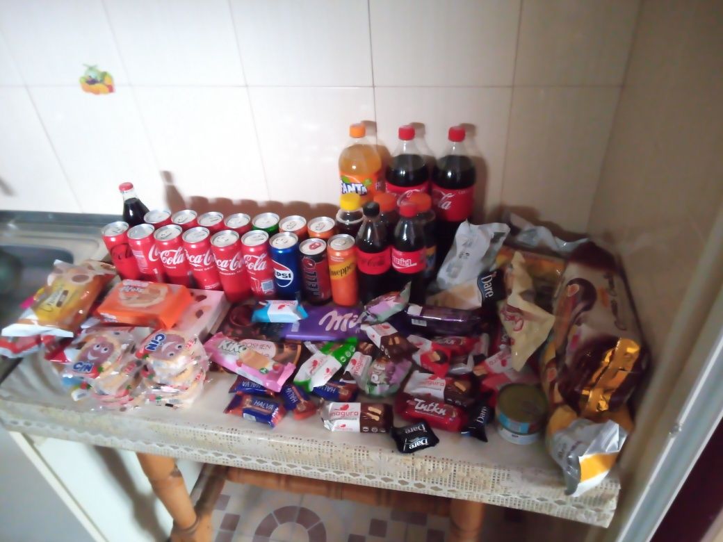 Dulciuri și sucuri