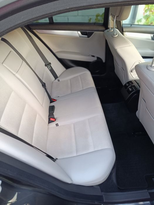 Mercedes C250 4MATIC 2.2 CDI 204 CP Full LED  Automat  2011