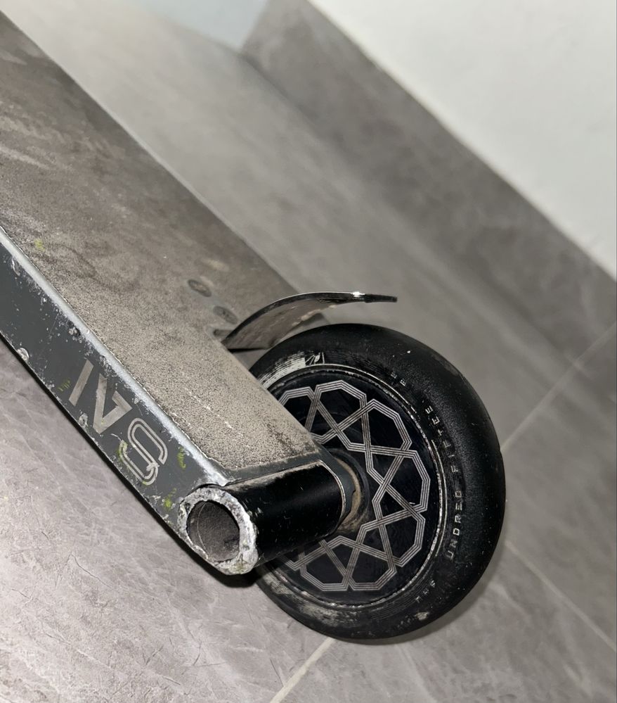 Трюковой самокат Invert Supreme Curbside L