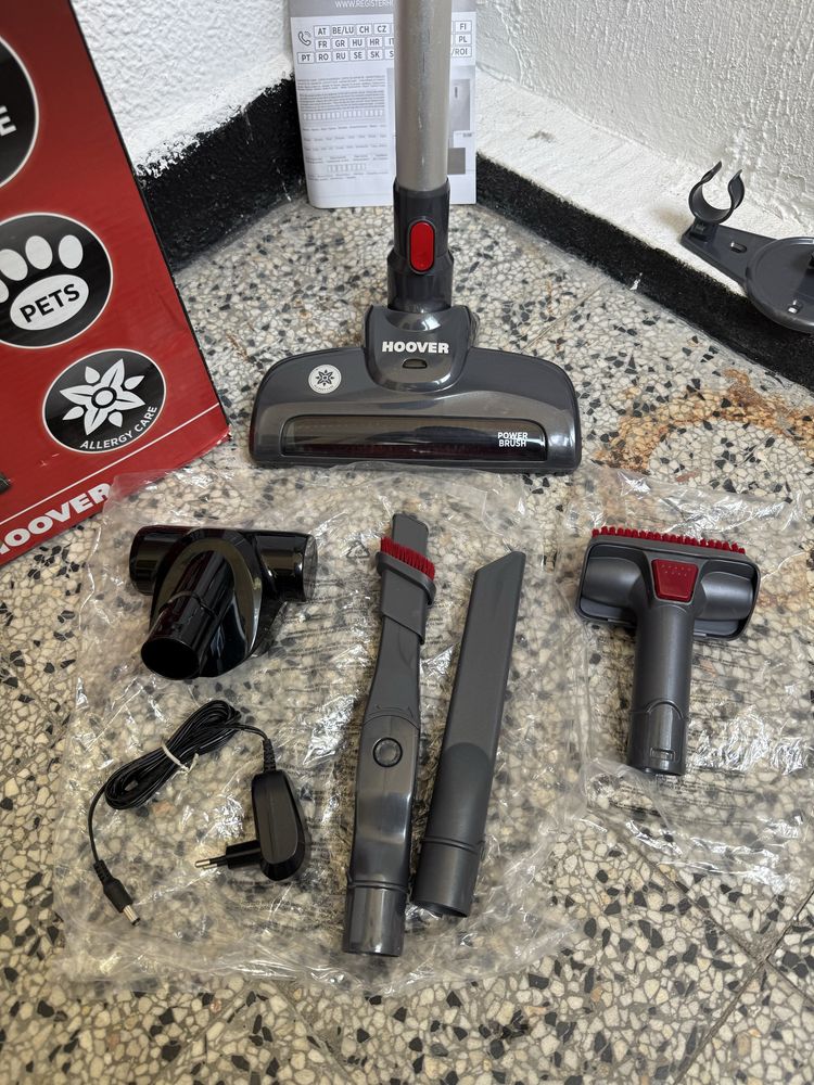 Вертикална Безкабелна Прахосмукачка Без Торба Hoover FD22RP011 Freedom