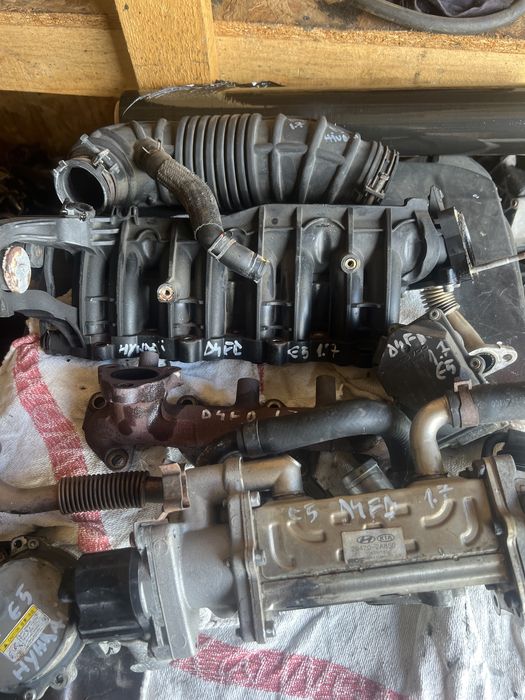 Galerie admisie evacuare racitor gaze pompa vacuum clapeta acceleratie