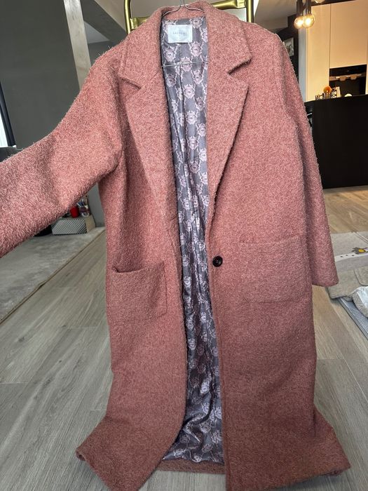 Дълго палто на испанската марка Anonymous размер 38