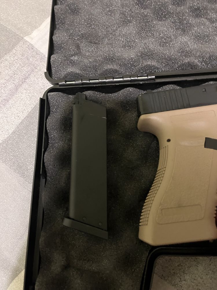 Продавач Glock 19 еърсофт