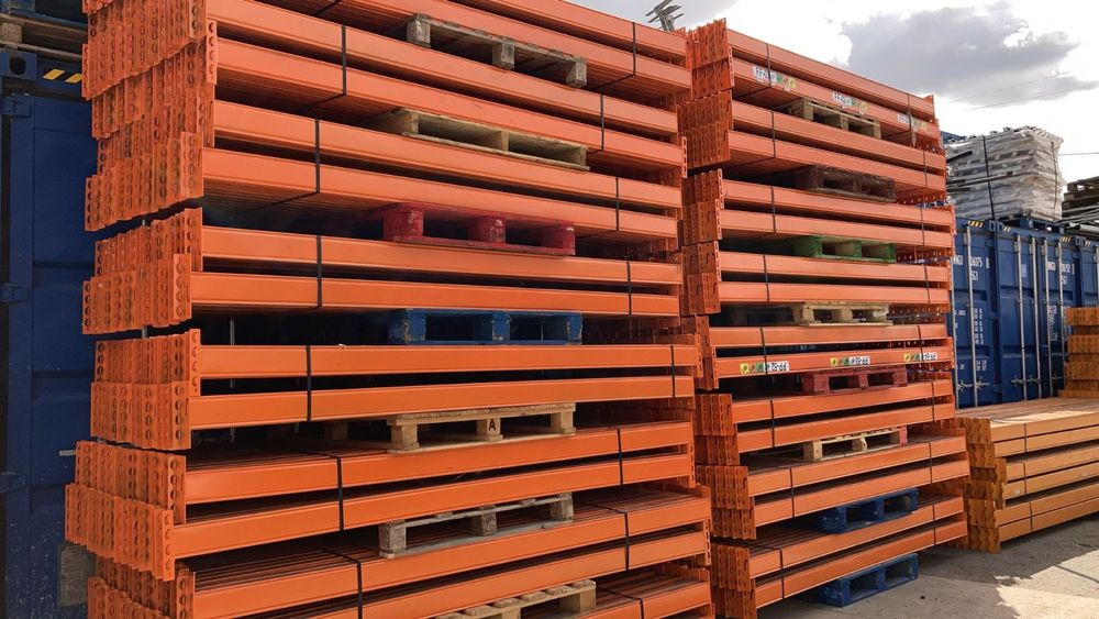 Vând raft Industrial la 85 RON plus TVA transport gratuit