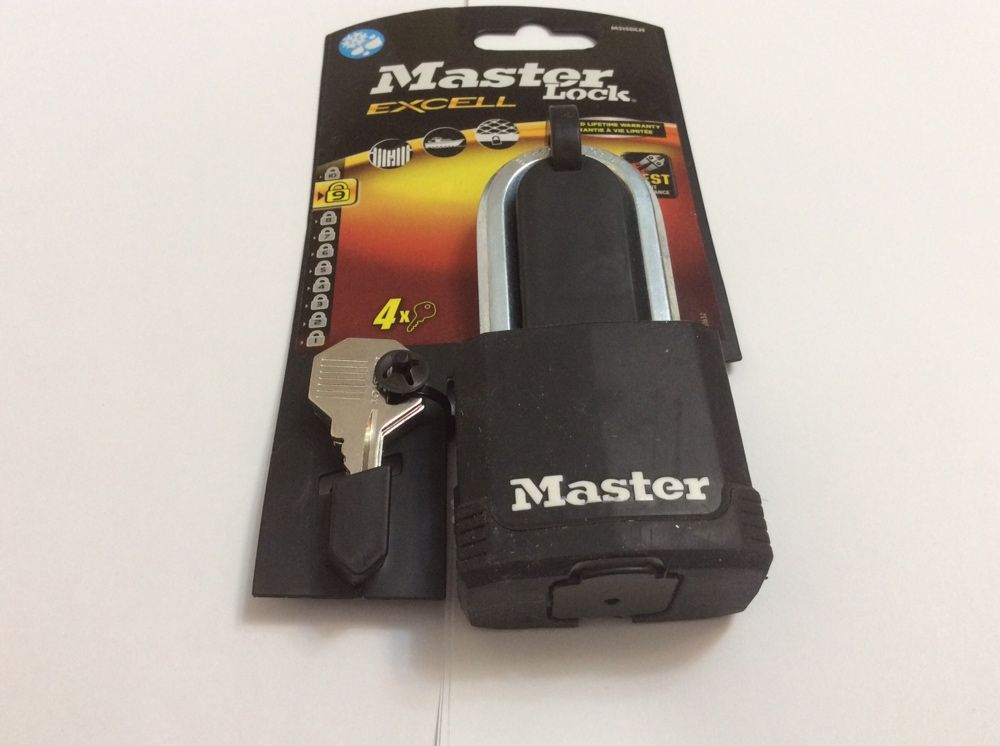 Lacat Master Lock M515EURDLH 9 mm corp laminat,nou