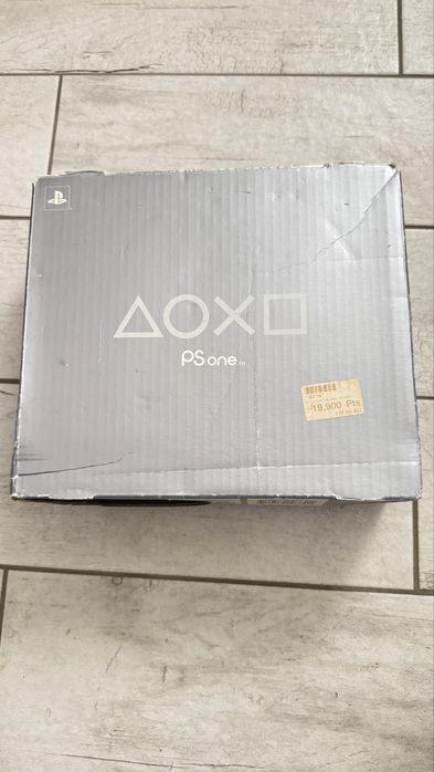 Продавам PlayStation One (PS1)