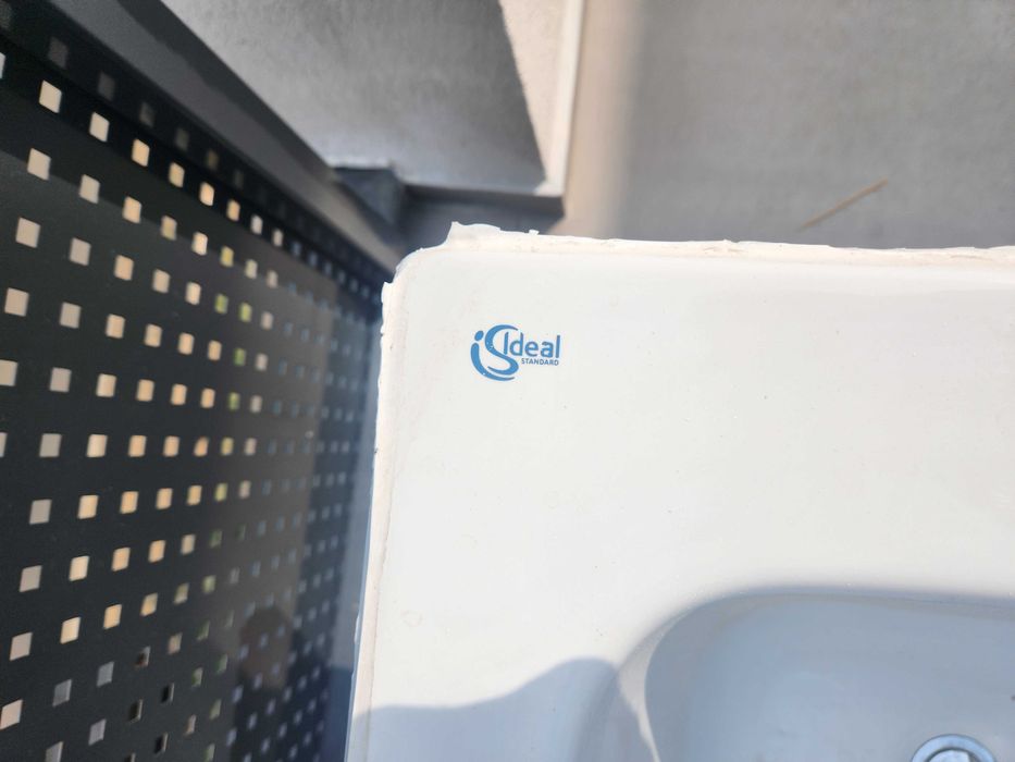 Cada ideal standard