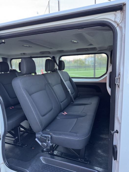 Renault trafic 8+1