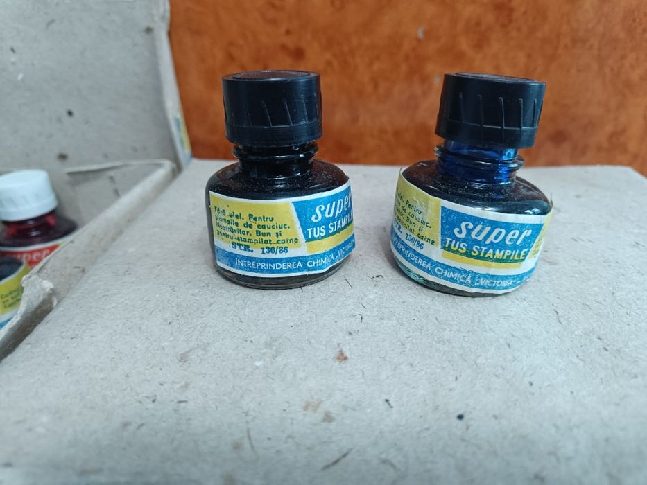 Vând călimări cu super tuș pentru stampile din anul 1986