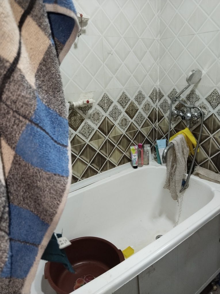 Продам 1 ком квартиру на 4-ом этаже. 18 кв.м бывшем общежитие