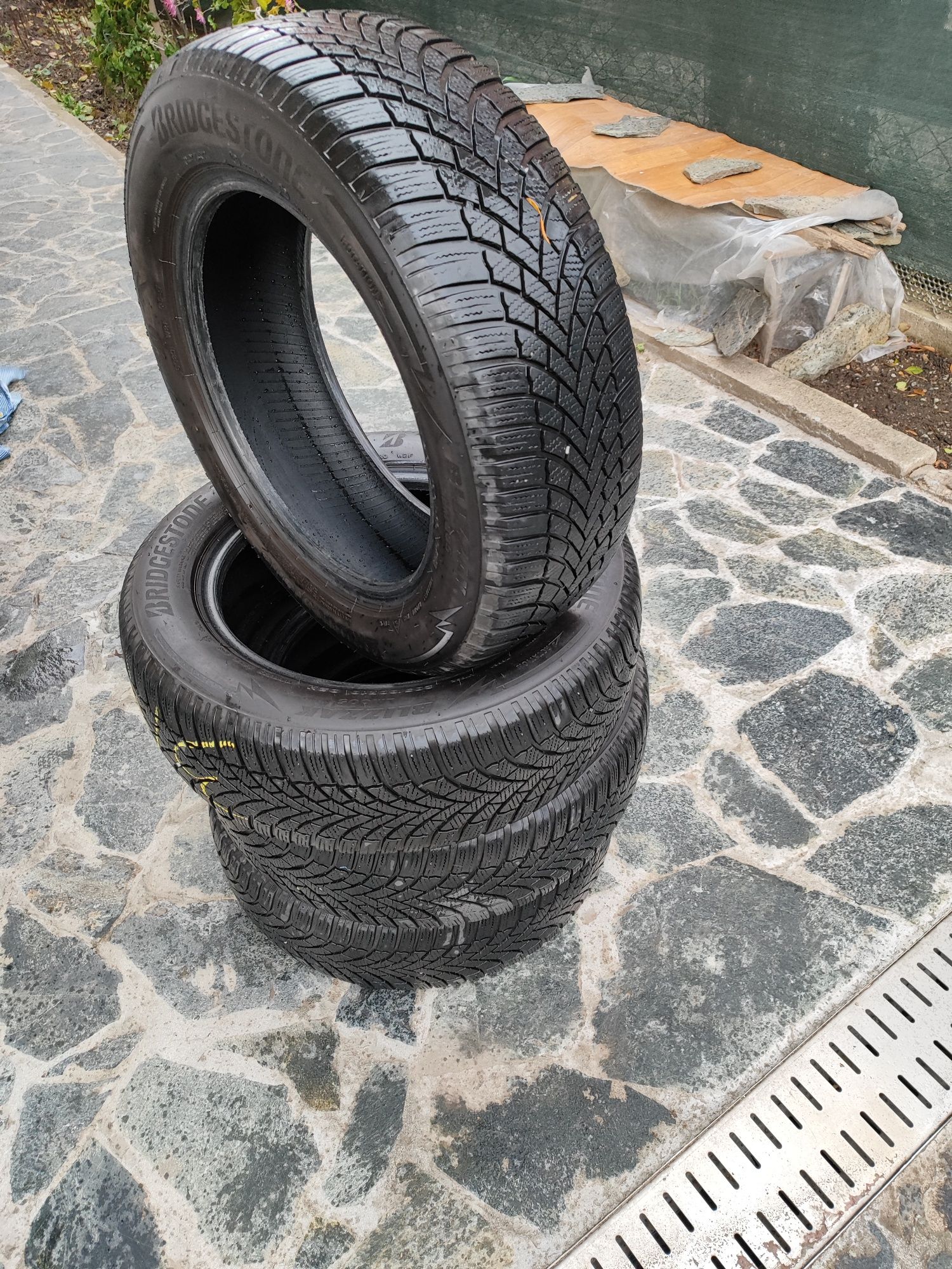 Зимни гуми 205/60/16 Bridgestone LM005