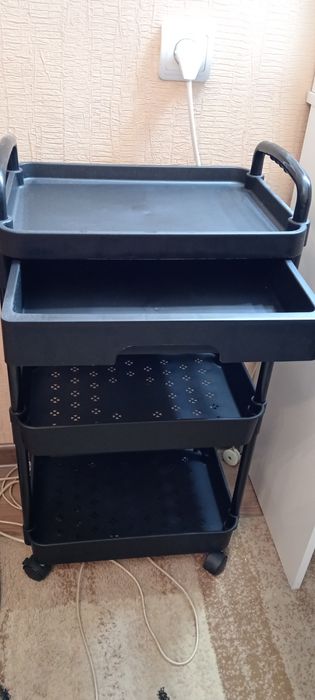 Помощник парикмахера