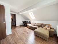 Apartament 4 camere pe 2 etaje + pod + loc parcare  (complex închis)