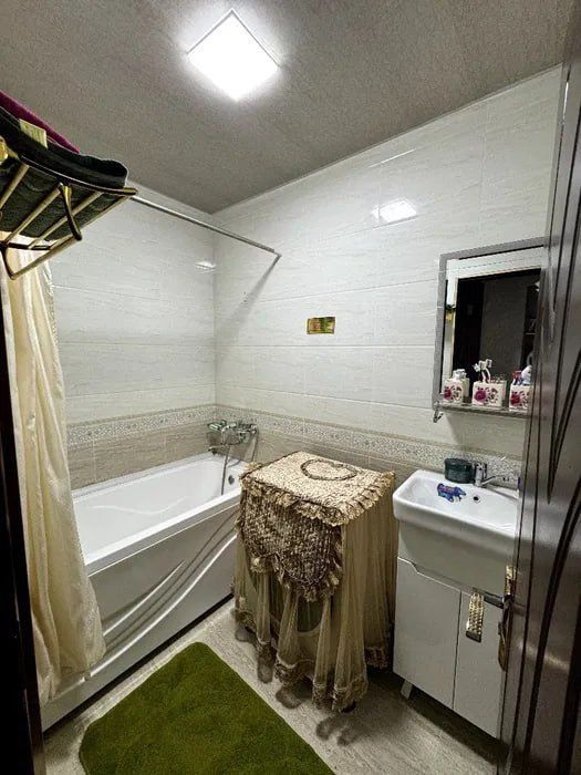 2/8/9 (8-этаж). Сергели 8. Квартира 58 м². Метро "Yangihayot" - 700 м.