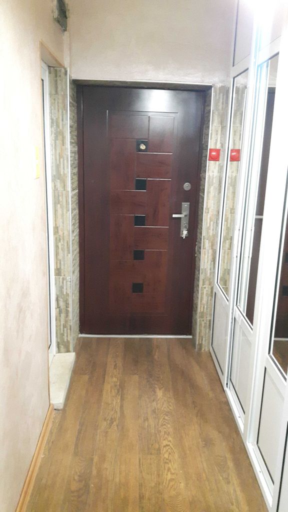 Дава се под наем Двустаен апартамент в Враца, Център - 68 кв.м за 280.5 € - Снимка #6