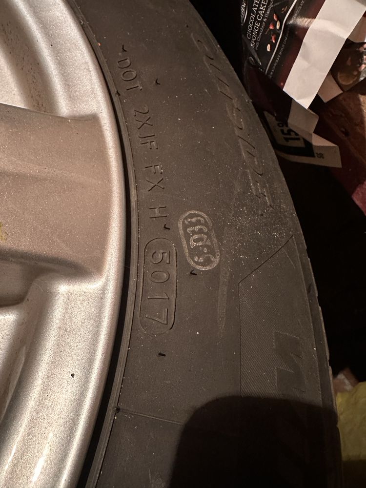Vand 2 Cauciucuri de iarna Hankook 225/60/R17