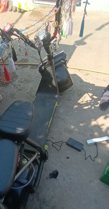 Vând scuter electric harley