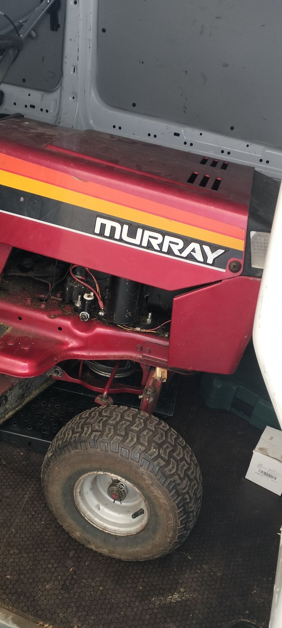 Tractoraș gazon Murray 12cp