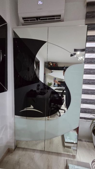 Dulap haine oglinda  latime 110 inaltime 205 adancime 42