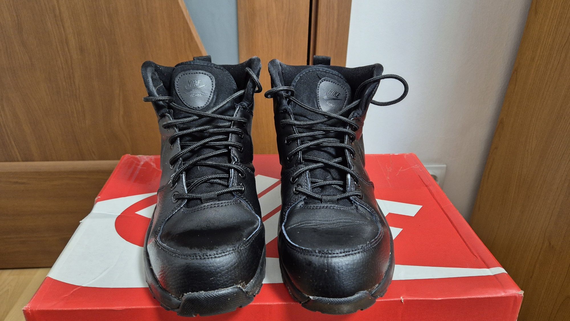Ghete adolescenți, Nike, negre