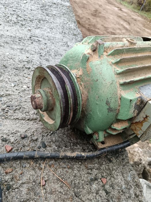 Трифазен Ел мотор