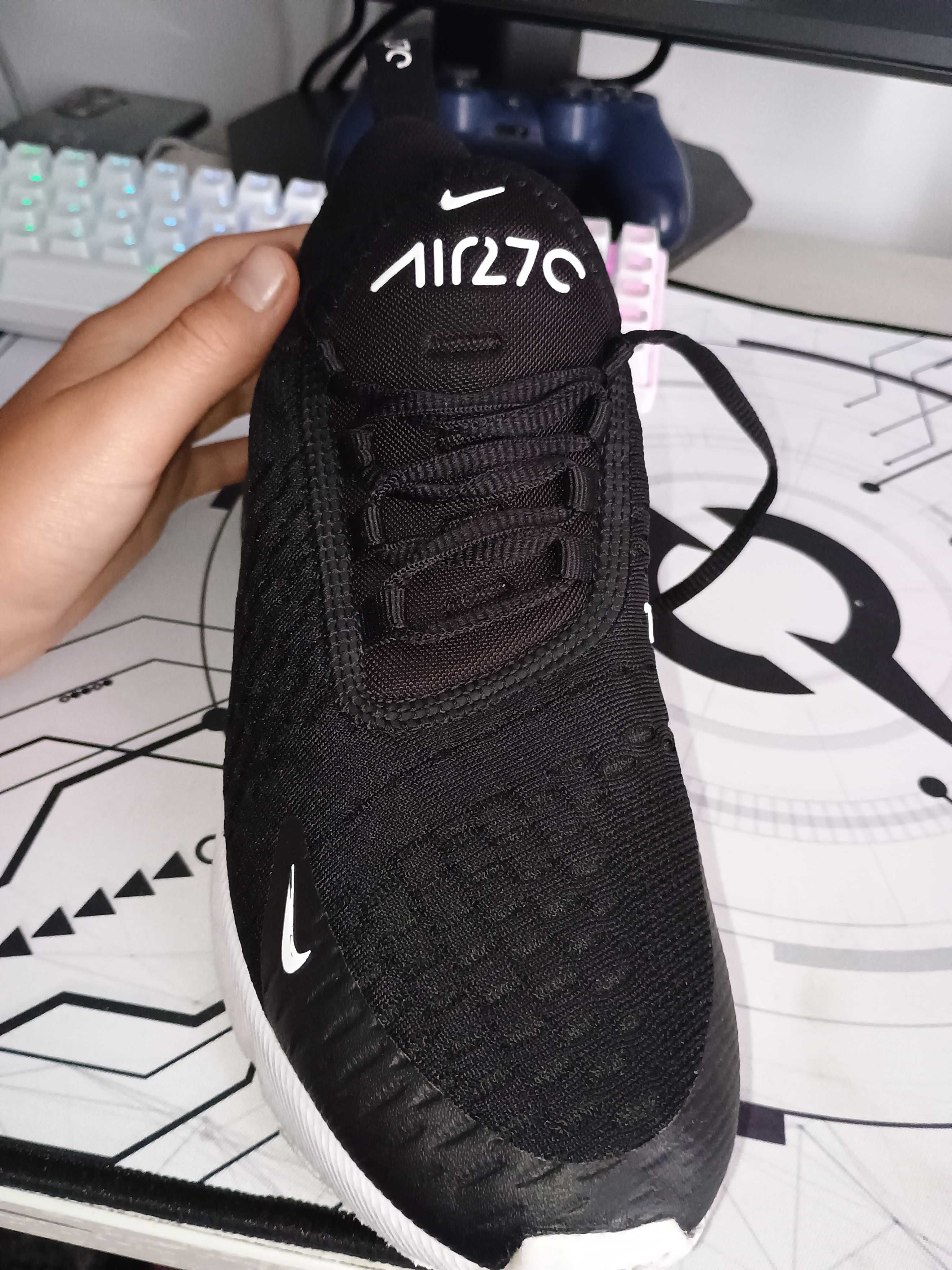 Pantofi Nike Air Max 270