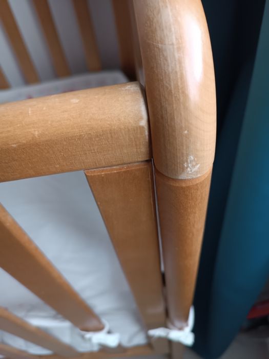 Pătut bebe lemn natural+ jucării & lenjerie.