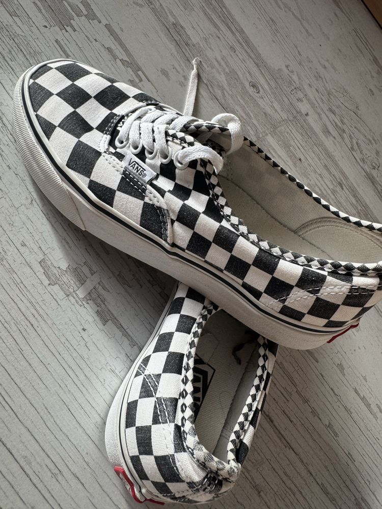 Дамски кецове Vans