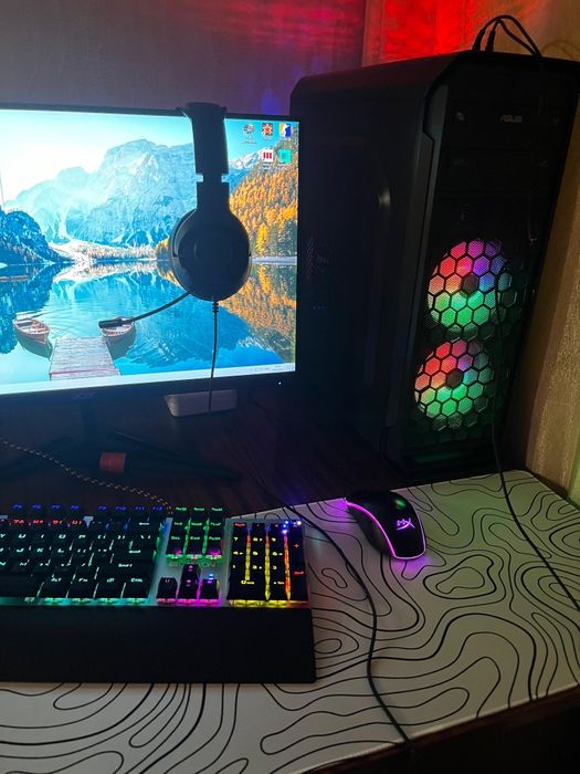 Игровой компьютер системный блок в идеальном состоянии