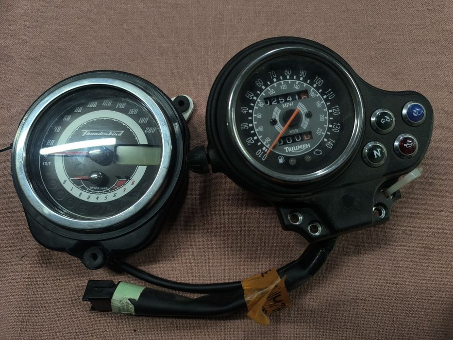 Triumph bonnevile thunderbird