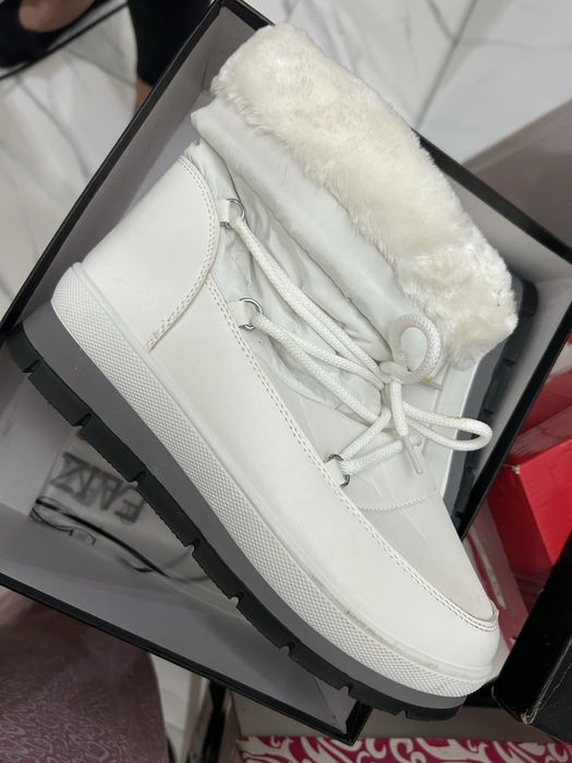 Бели ботуши р-р 38