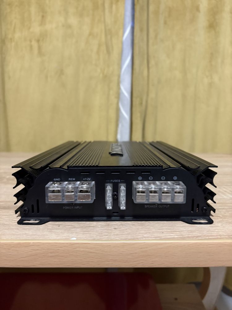 Amplificator auto soundmax