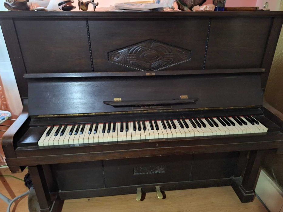 Продавам немско пиано