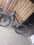 Vând bicicleta cube